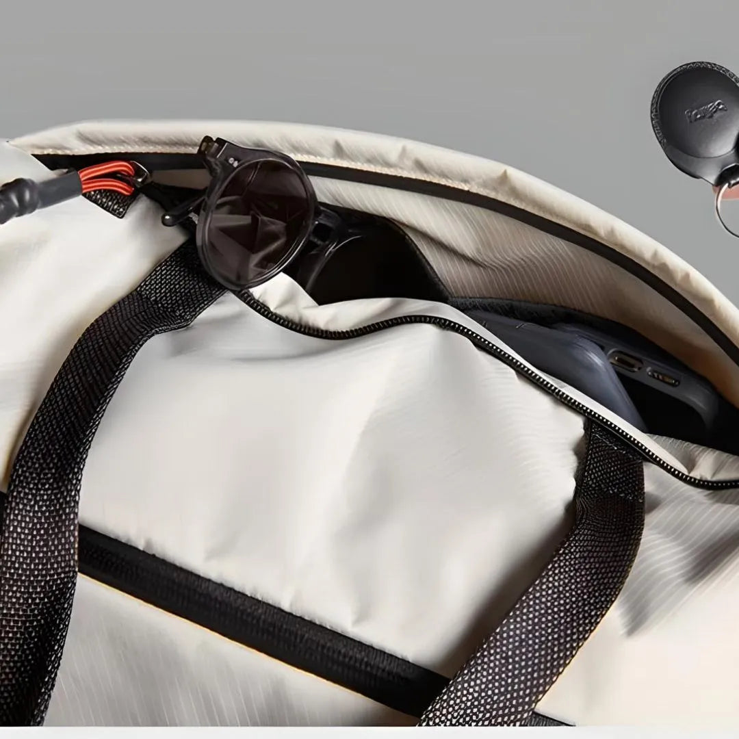 UrbanShift Versatile Duffle Bag