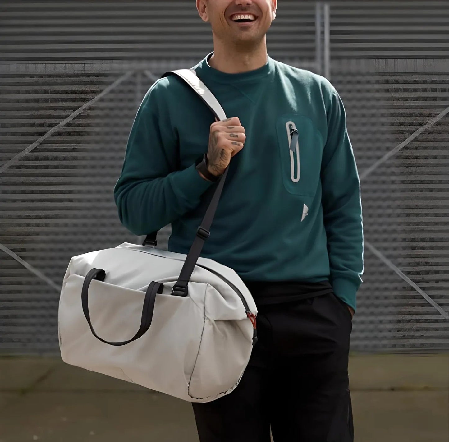 UrbanShift Versatile Duffle Bag