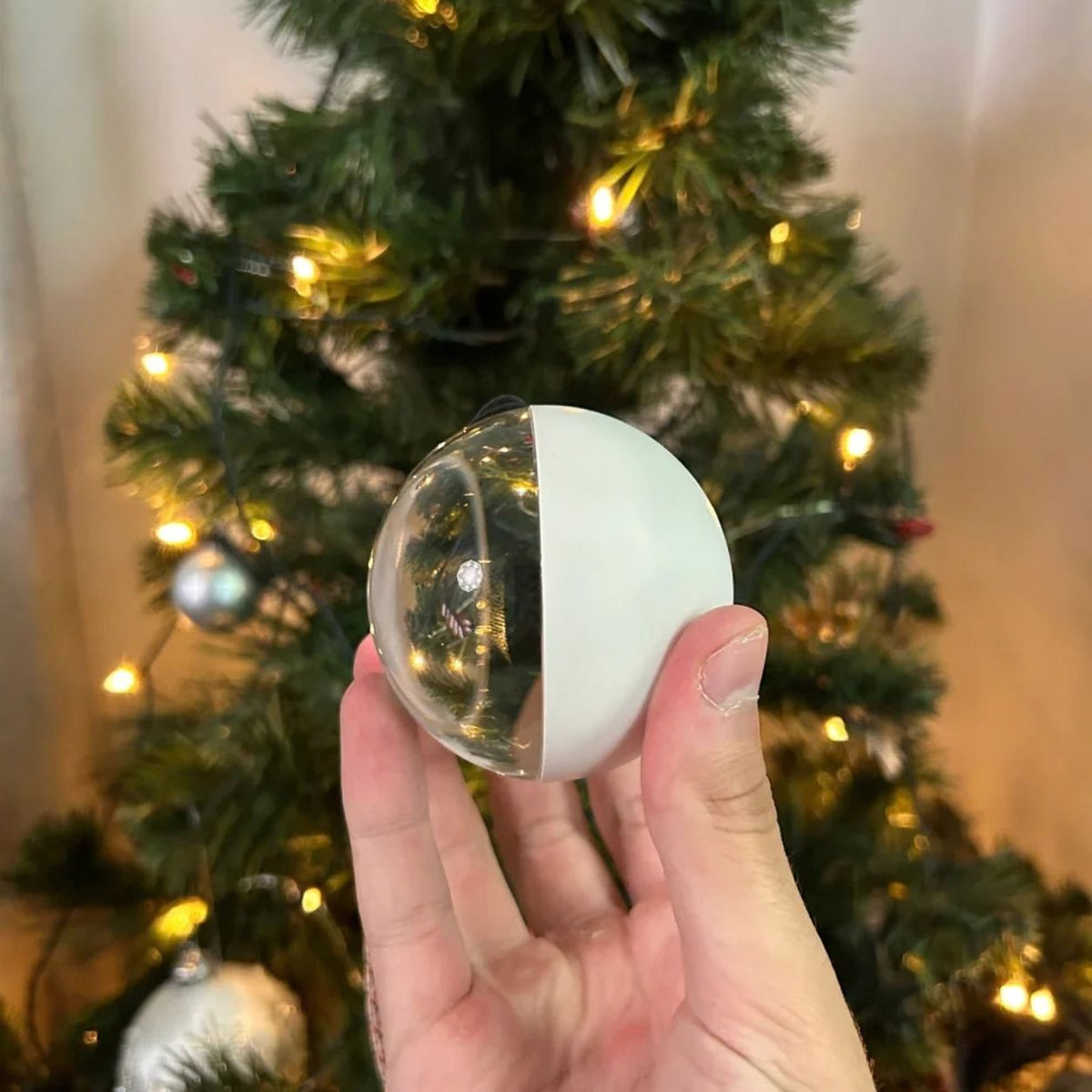 Memory Ball™ – Photo & Video Christmas Ornament Speaker